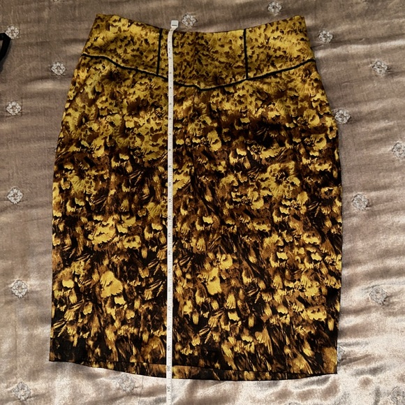 Marciano by Guess Black & Gold Matching Set-Corset (size S/P) & Skirt (size 2) - Picture 12 of 12